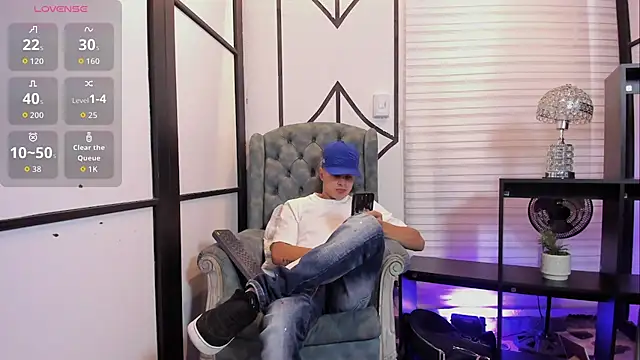 Snapshot of JuniorMorris_ chatting on September 29, 2025, 9:52 pm JuniorMorris  online show from September 29, 2025, 9:52 pm