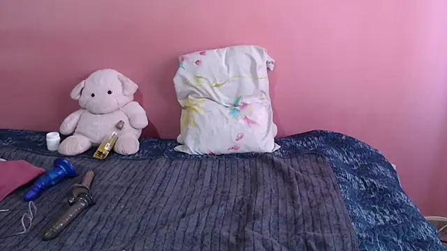 Susanlover online show from December 13, 2025, 8:36 pm