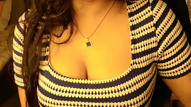 Snapshot of Spice-Summi chatting on July 20, 2026, 10:01 pm Spice-Summi online show from July 20, 2026, 10:01 pm