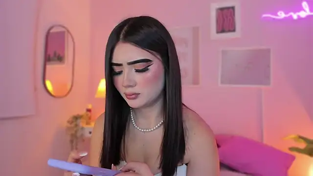 Snapshot of little-natt chatting on December 13, 2024, 12:31 am little-natt online show from December 13, 2024, 12:31 am