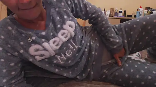 LovelyAndraGirl online show from September 17, 2025, 7:37 pm