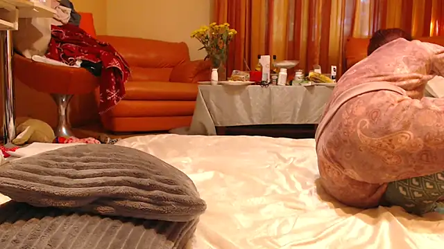 LovelyAndraGirl online show from September 27, 2025, 2:00 pm