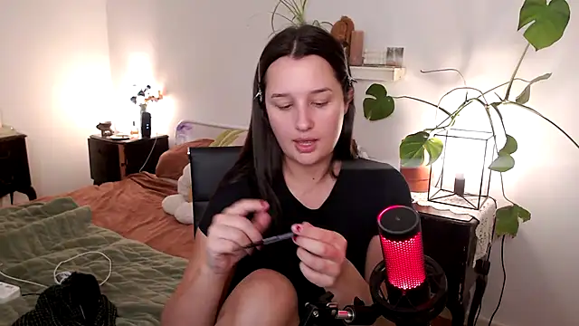 Snapshot of Lenas_Room chatting on May 28, 2026, 6:54 am Lenas Room online show from May 28, 2026, 6:54 am