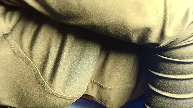 Snapshot of t-NaughtyLicia chatting on October 29, 2025, 4:15 am t-NaughtyLicia online show from October 29, 2025, 4:15 am