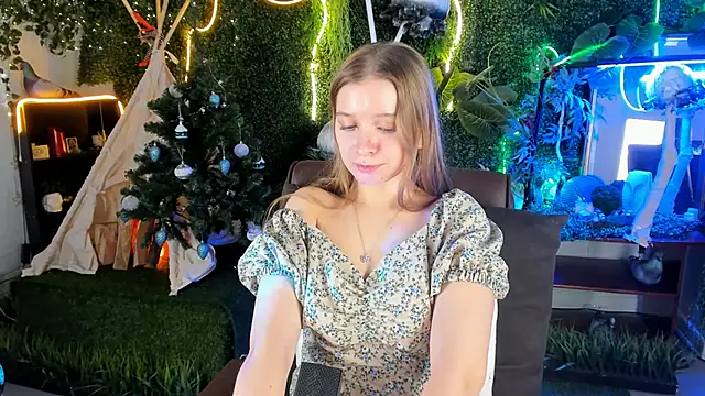 MayaSinabon online show from December 18, 2024, 3:11 pm