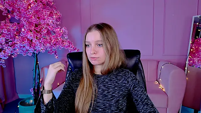 MayaSinabon online show from February 25, 2025, 3:16 pm
