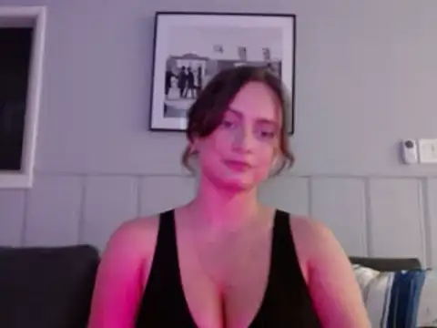 Sophie Raegan online show from February 24, 2025, 8:17 am