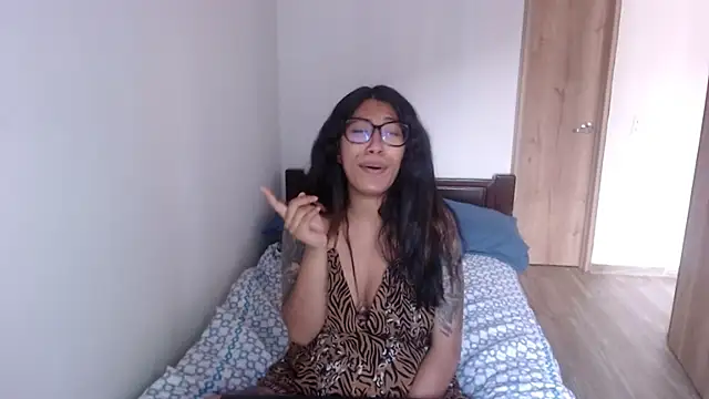 sofia rosse4 online show from February 24, 2025, 8:47 pm