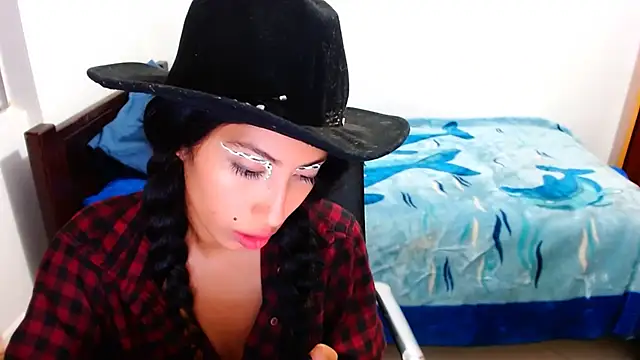 sofia rosse4 online show from September 17, 2025, 11:28 pm