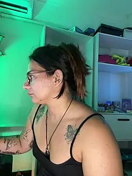 Snapshot of Amarantha_666 chatting on May 1, 2026, 11:42 pm Amarantha 666 online show from May 1, 2026, 11:42 pm