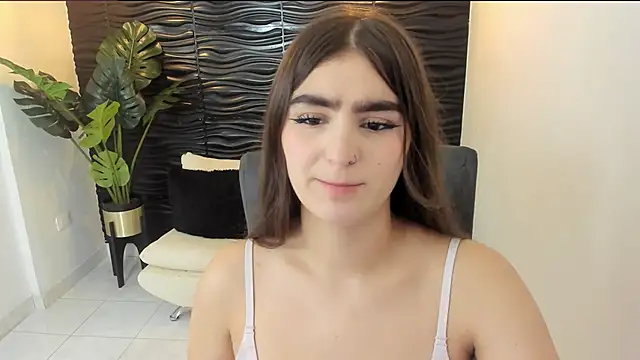 sofia 44 online show from February 10, 2025, 1:33 pm