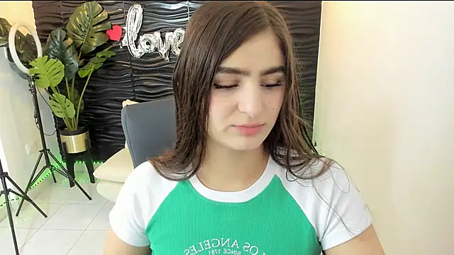 sofia 44 online show from March 21, 2025, 1:12 pm