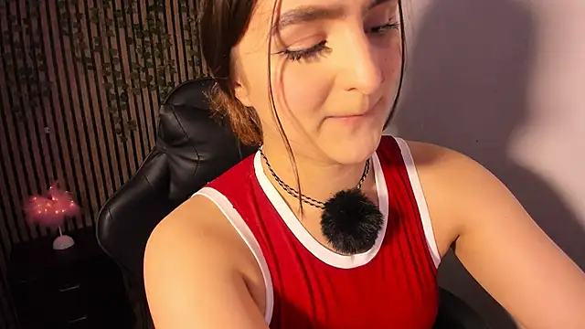 Snapshot of sofia_44 chatting on May 15, 2026, 9:00 pm sofia 44 online show from May 15, 2026, 9:00 pm