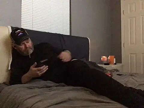 Snapshot of Cummerforyouu2 chatting on February 18, 2025, 2:38 am Cummerforyouu2 online show from February 18, 2025, 2:38 am