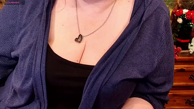 Snapshot of ZigglesJiggles chatting on February 27, 2025, 4:32 pm ZigglesJiggles online show from February 27, 2025, 4:32 pm