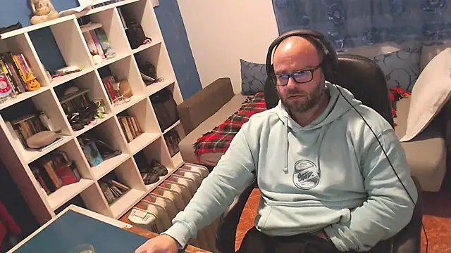 ravingr4d4 online show from March 9, 2025, 10:52 pm