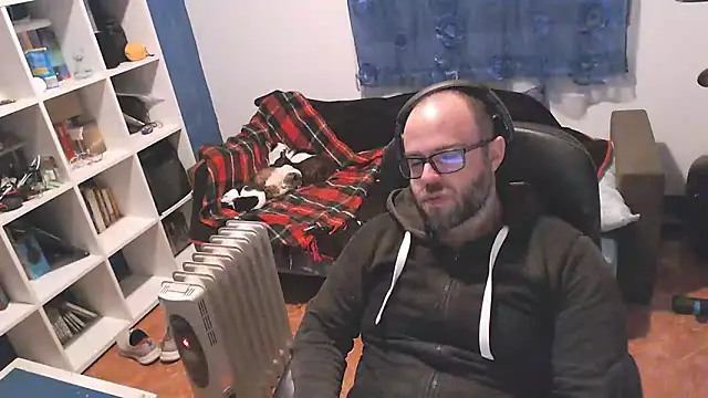 ravingr4d4 online show from March 17, 2025, 10:06 pm