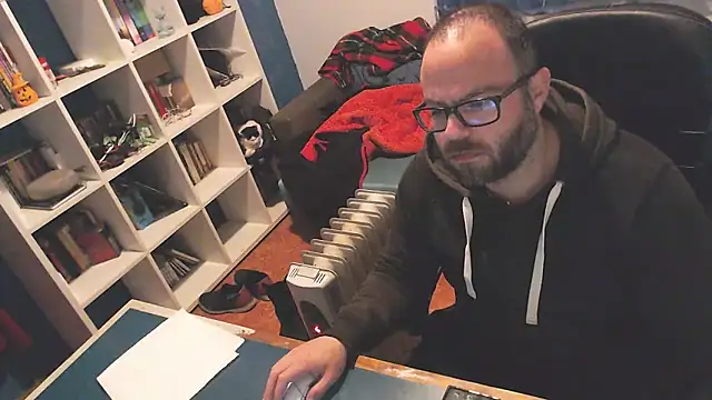 ravingr4d4 online show from March 22, 2025, 10:48 pm