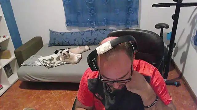 ravingr4d4 online show from September 28, 2025, 1:11 am