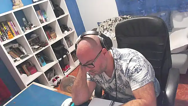 ravingr4d4 online show from October 9, 2025, 10:41 pm