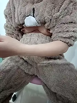 SweetGirl2k2 online show from December 2, 2025, 1:44 am