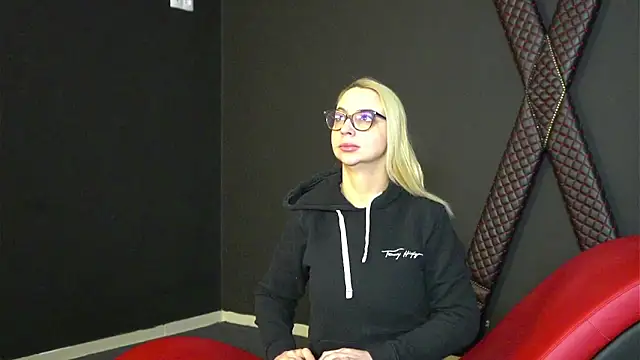 CelineConner online show from February 20, 2025, 5:12 am