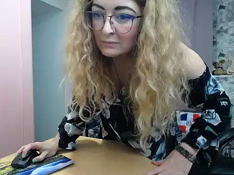 Helen1974 online show from March 5, 2025, 5:18 pm