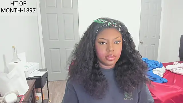 demi xoxo online show from November 19, 2025, 12:38 pm