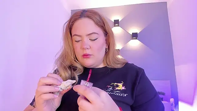 sophiarossee  online show from January 24, 2025, 12:31 pm