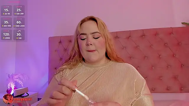 sophiarossee  online show from April 8, 2026, 1:11 pm