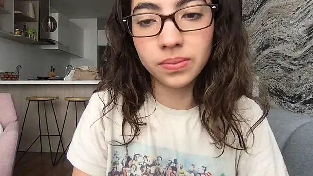 Snapshot of Sophi__a chatting on March 27, 2026, 2:17 pm Sophi a online show from March 27, 2026, 2:17 pm