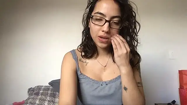 Snapshot of Sophi__a chatting on July 25, 2026, 6:16 pm Sophi a online show from July 25, 2026, 6:16 pm