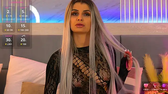 MiaCharm online show from October 10, 2025, 9:47 pm