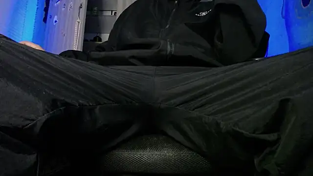 zacwatson  online show from February 13, 2025, 6:30 am