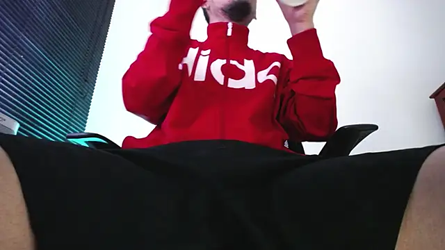 Snapshot of zacwatson_ chatting on June 18, 2026, 4:11 pm zacwatson online show from June 18, 2026, 4:11 pm
