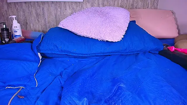 violett lo online show from March 15, 2025, 9:19 am