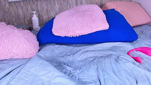 violett lo online show from March 22, 2025, 9:13 am