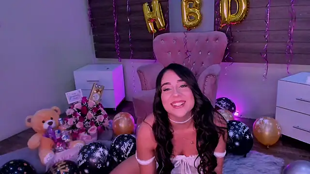 Snapshot of Sussy_Bell01 chatting on December 19, 2024, 9:06 pm Sussy Bell01 online show from December 19, 2024, 9:06 pm