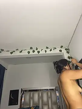 Snapshot of Sussy_Bell01 chatting on January 27, 2025, 3:04 am Sussy Bell01 online show from January 27, 2025, 3:04 am