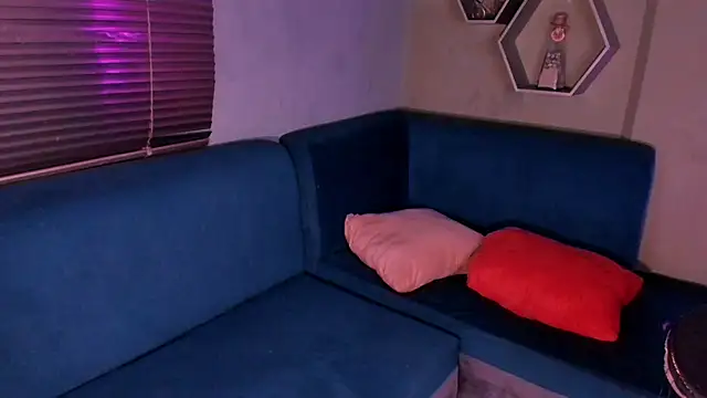 Snapshot of Sussy_Bell01 chatting on February 28, 2025, 7:26 am Sussy Bell01 online show from February 28, 2025, 7:26 am