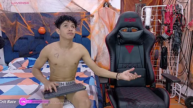 JoseRumbero26 online show from October 28, 2025, 11:18 pm