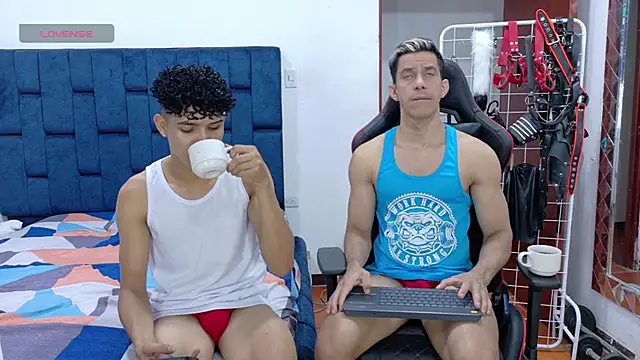 JoseRumbero26 online show from November 28, 2025, 11:57 am