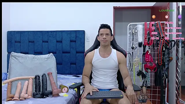 JoseRumbero26 online show from February 23, 2026, 4:10 am