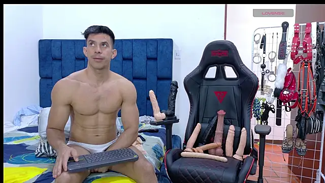 JoseRumbero26 online show from April 18, 2026, 8:09 pm