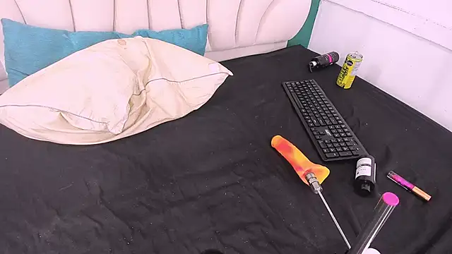 bonieklent online show from February 22, 2025, 6:39 am