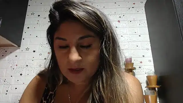 Snapshot of dayanara_kamal chatting on July 10, 2026, 6:32 pm dayanara kamal online show from July 10, 2026, 6:32 pm