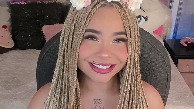 conny  curly online show from November 9, 2025, 1:09 pm