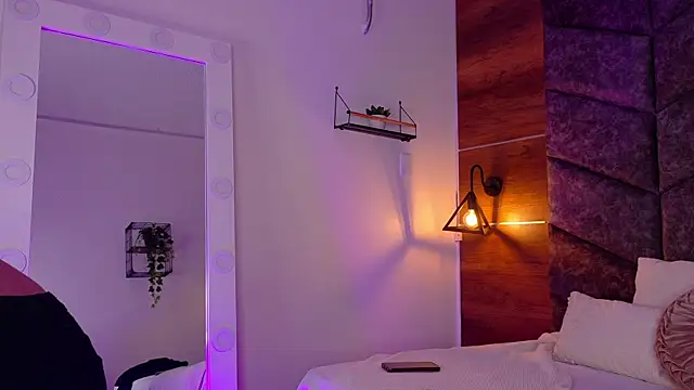 rachellmartinez online show from September 21, 2025, 11:34 am