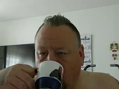 Snapshot of pimmelmann3 chatting on April 17, 2026, 10:29 am pimmelmann3 online show from April 17, 2026, 10:29 am