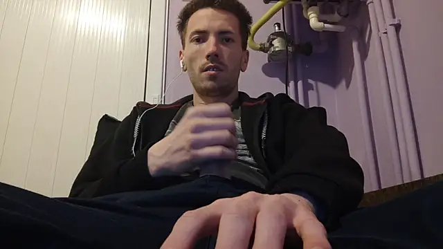  Hocthus  online show from January 29, 2025, 5:24 pm